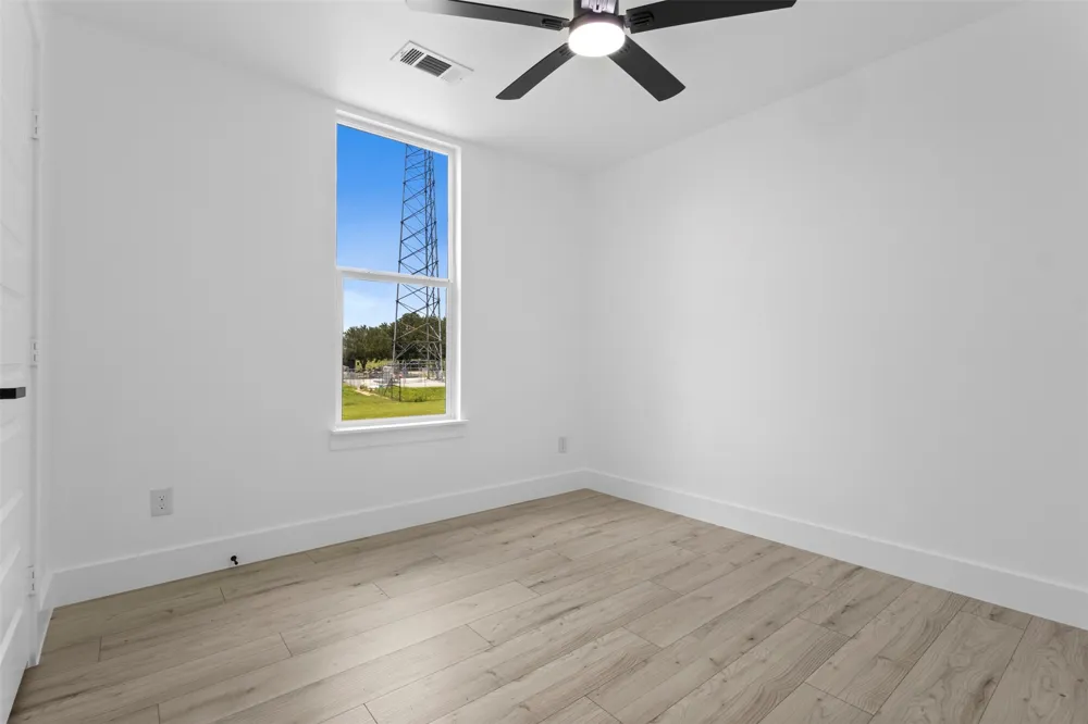 180 RS COUNTY ROAD 2245 Emory, TX 75440