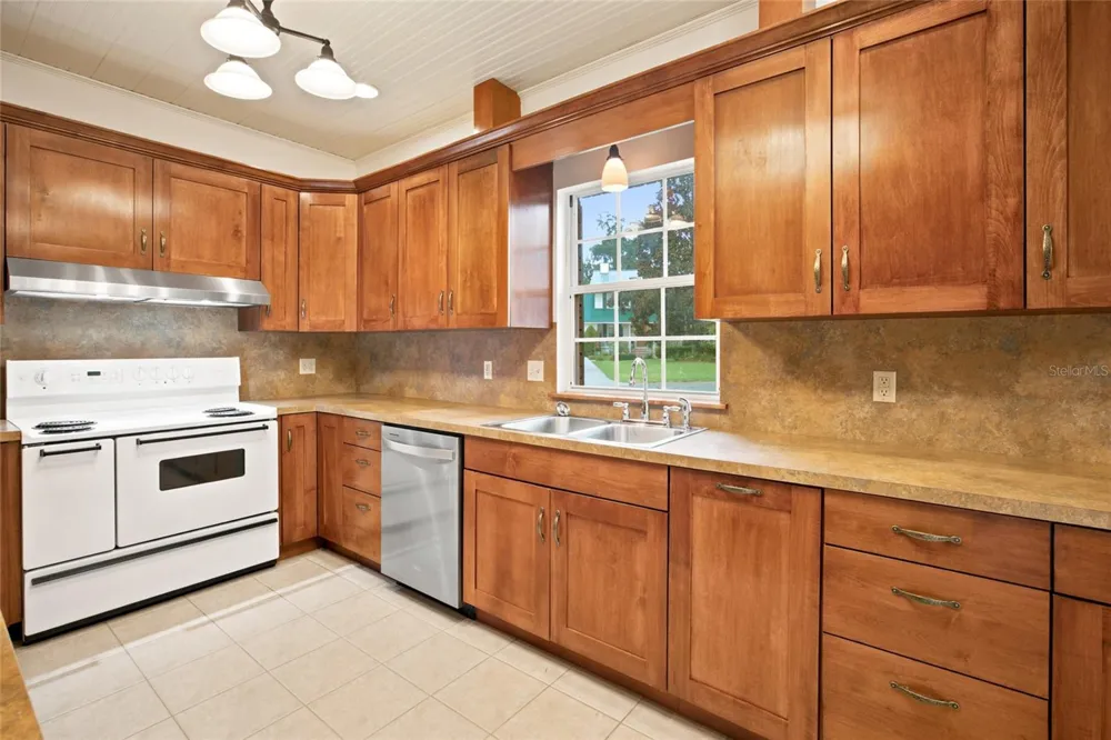 3220 SE 21ST AVENUE ocala, FL 34471
