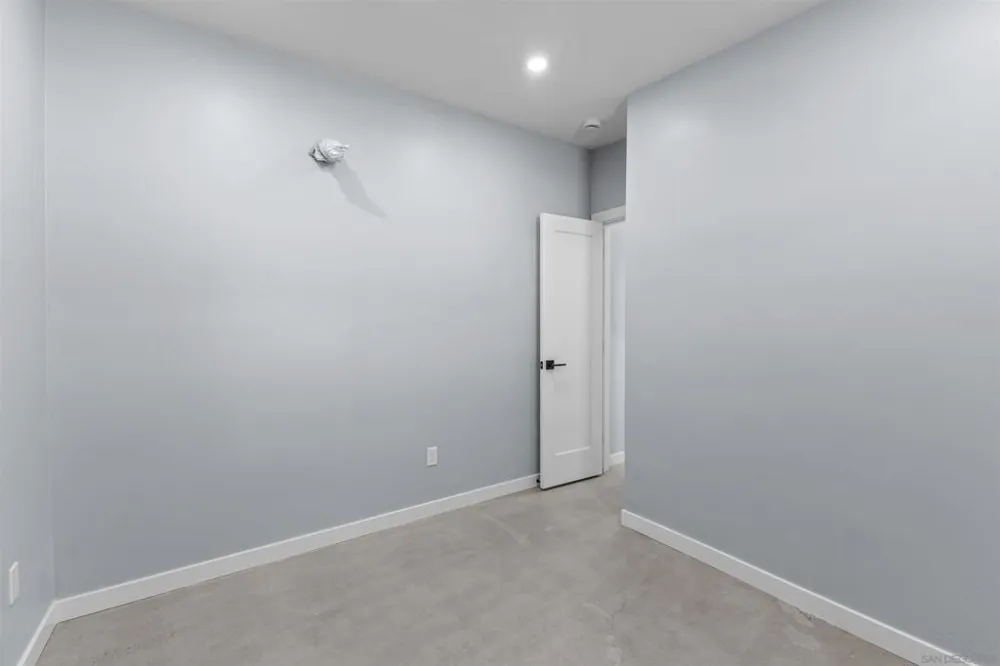 4827 Bayard St San Diego, CA 92109