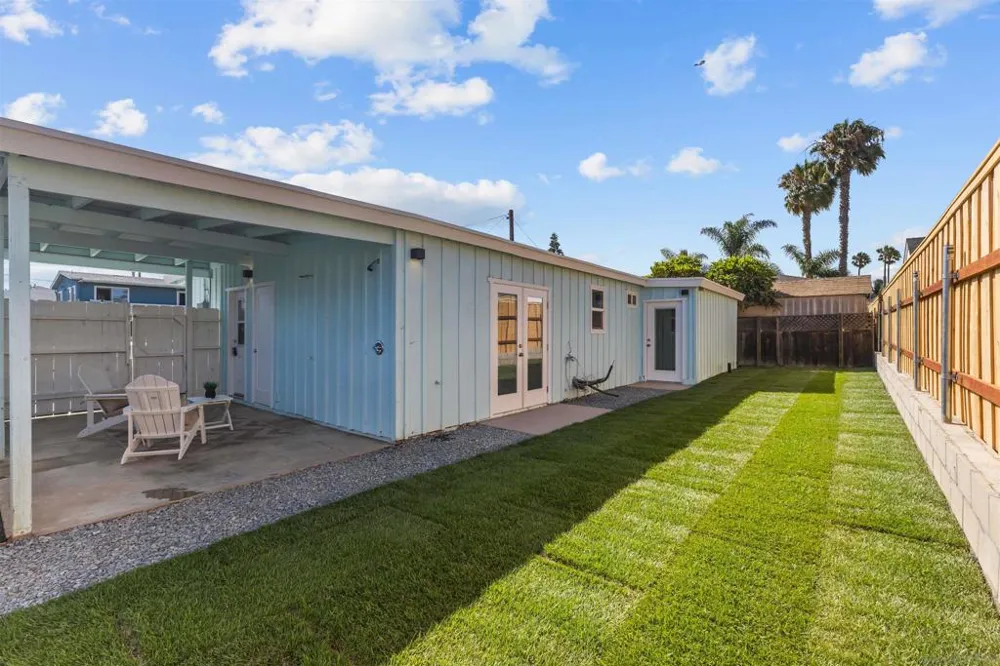 4827 Bayard St San Diego, CA 92109