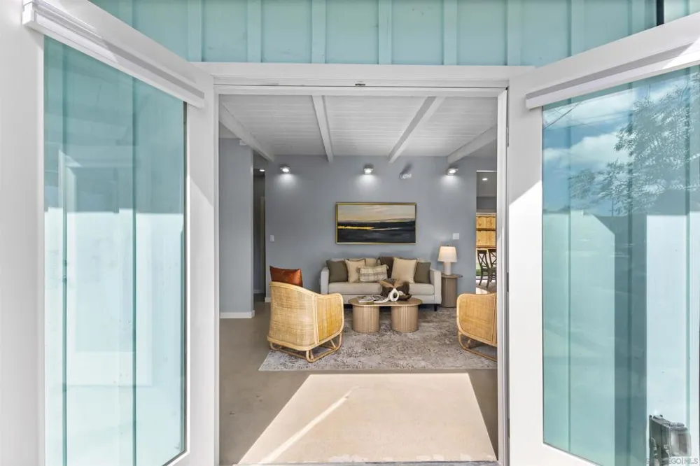 4827 Bayard St San Diego, CA 92109