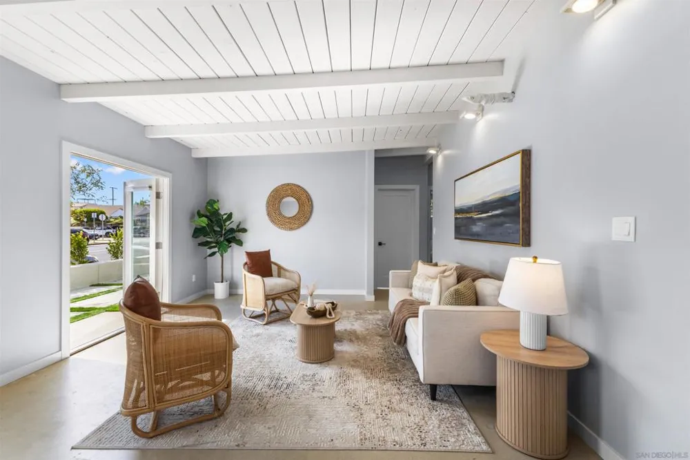4827 Bayard St San Diego, CA 92109