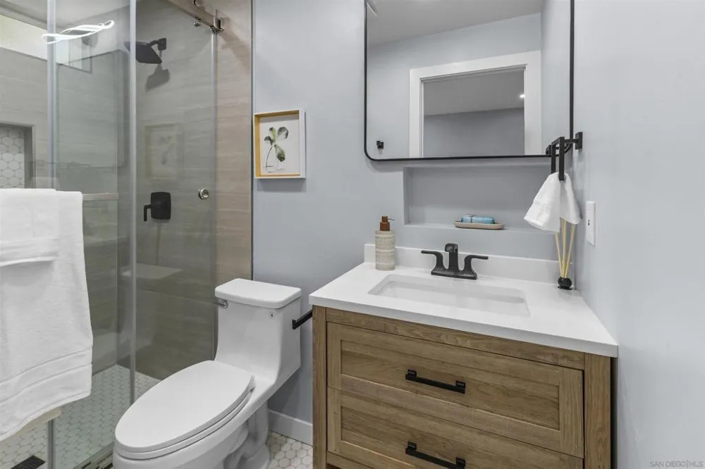 4827 Bayard St San Diego, CA 92109