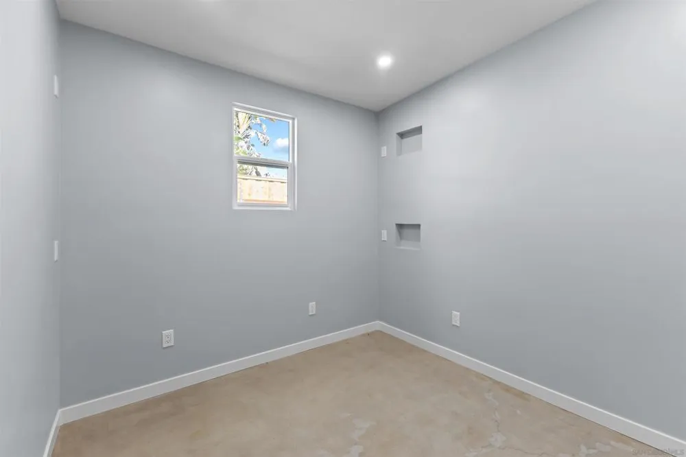 4827 Bayard St San Diego, CA 92109