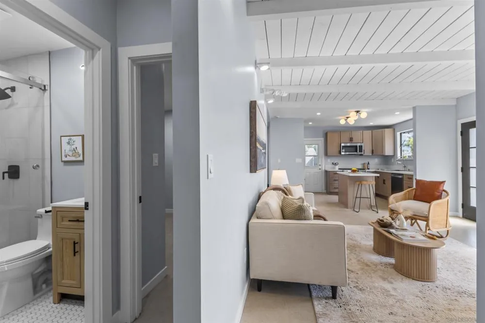 4827 Bayard St San Diego, CA 92109