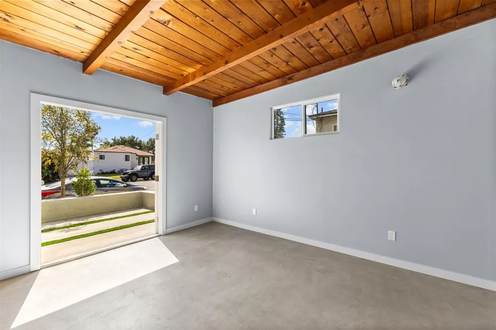 4827 Bayard St San Diego, CA 92109