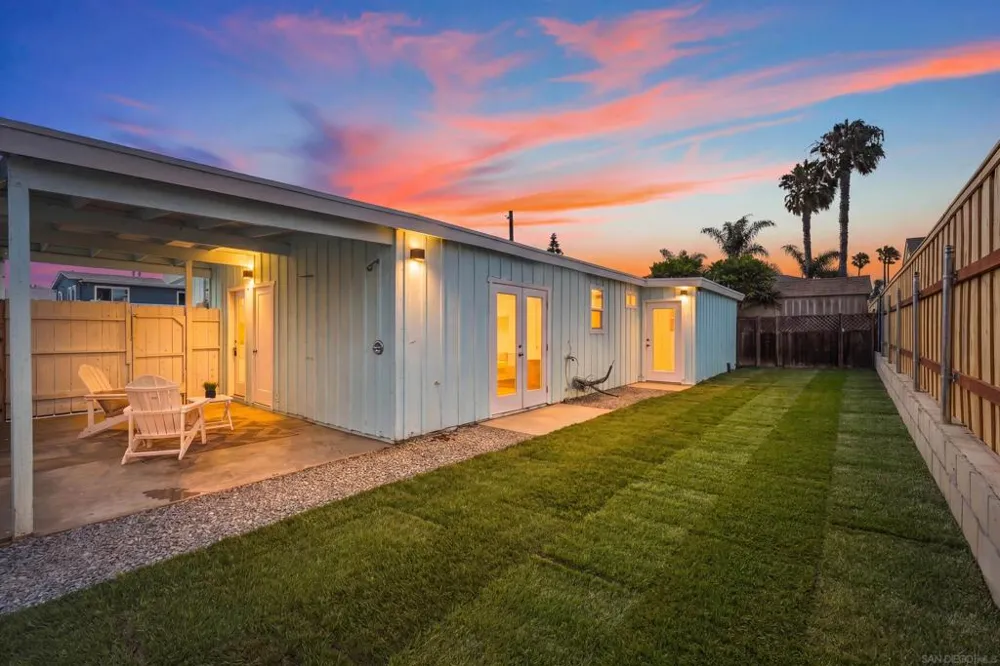 4827 Bayard St San Diego, CA 92109
