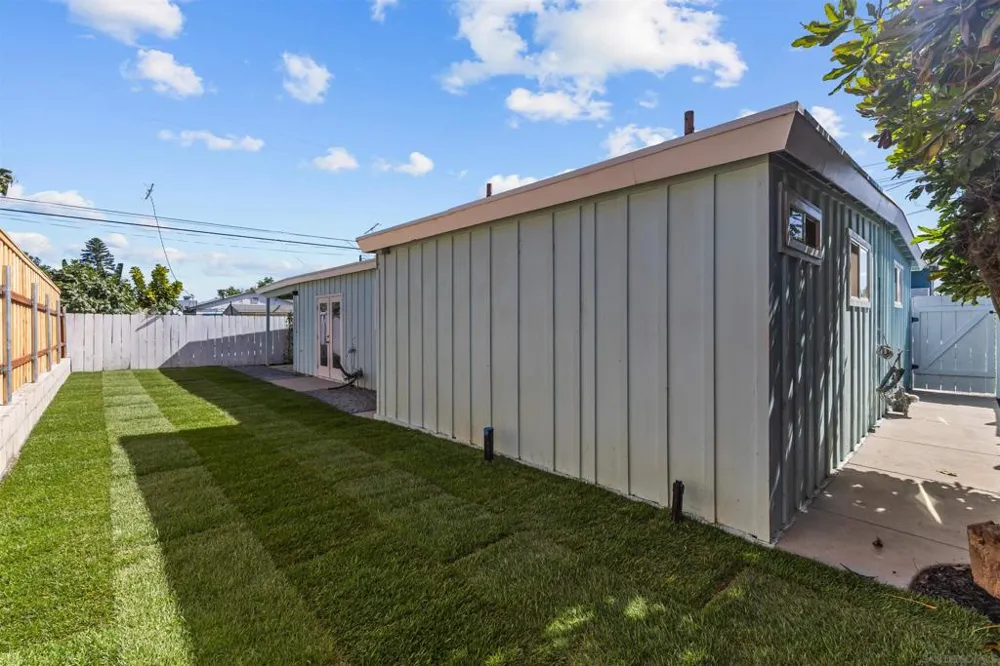 4827 Bayard St San Diego, CA 92109