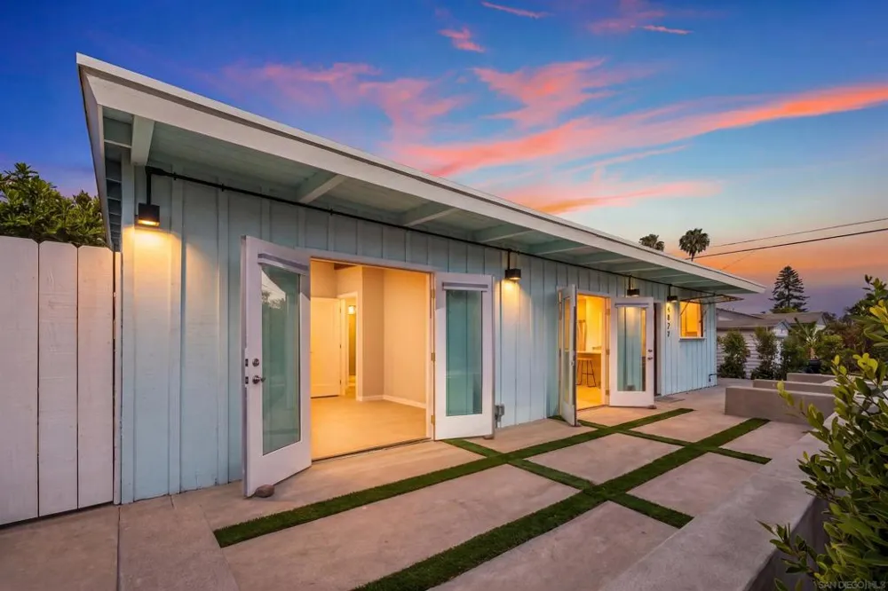4827 Bayard St San Diego, CA 92109