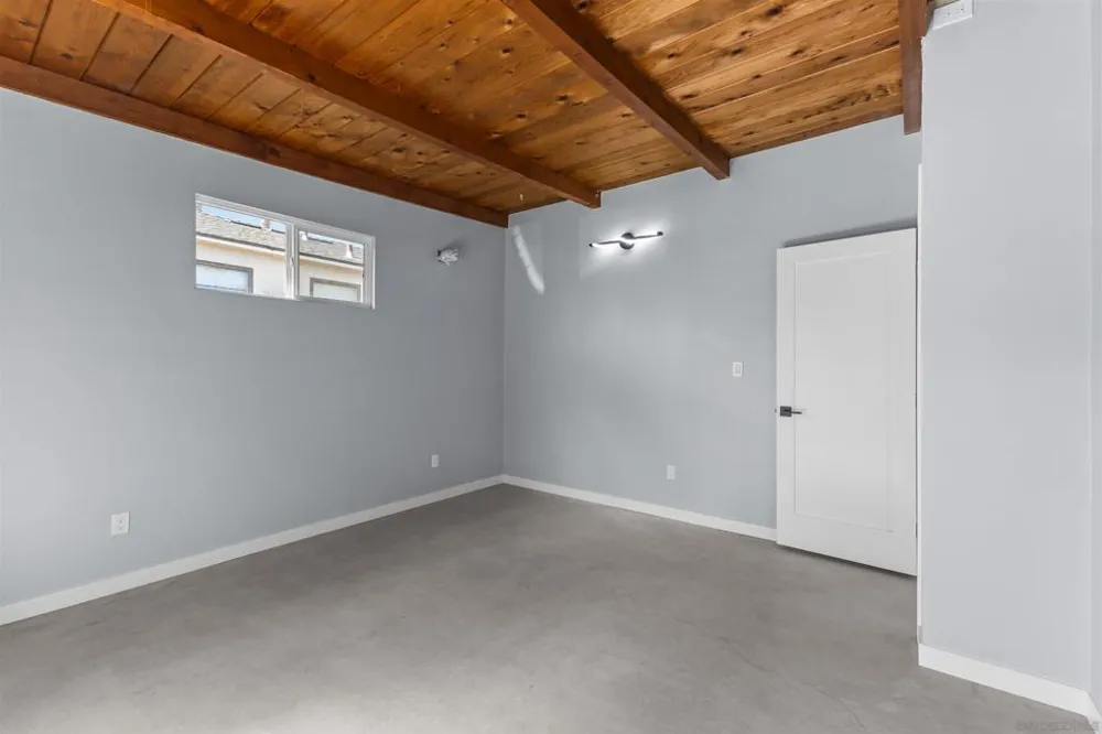4827 Bayard St San Diego, CA 92109