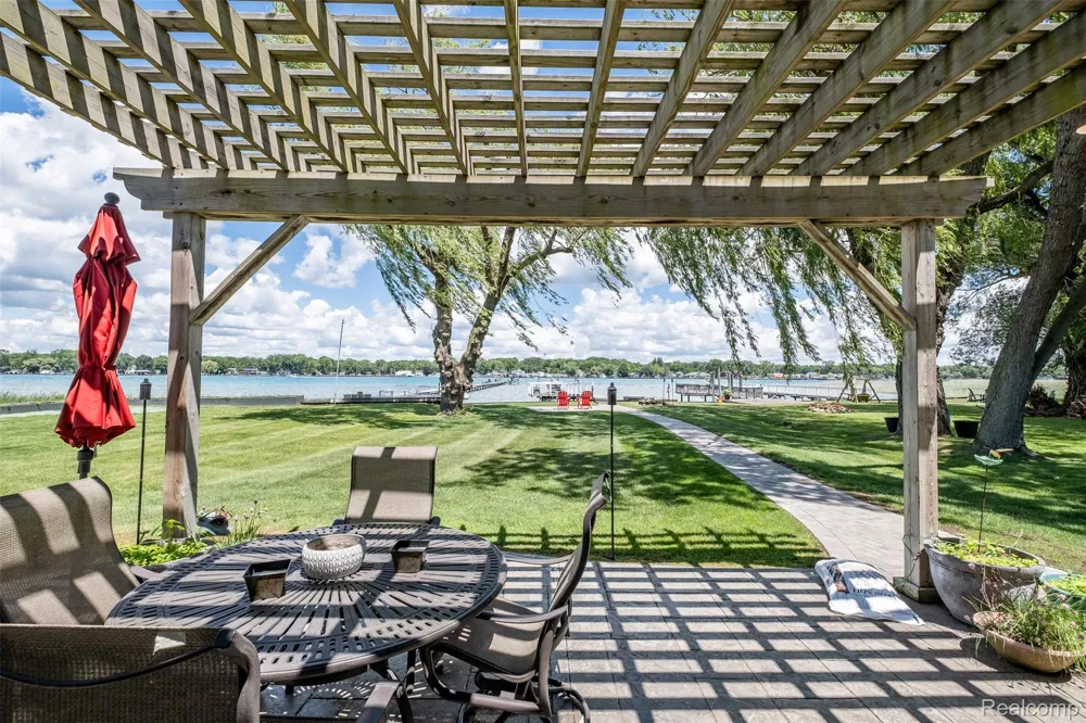 2100 Channel Drive Clay Township, MI 48028