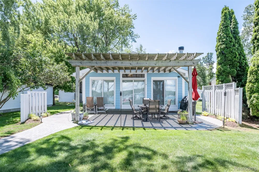 2100 Channel Drive Clay Township, MI 48028