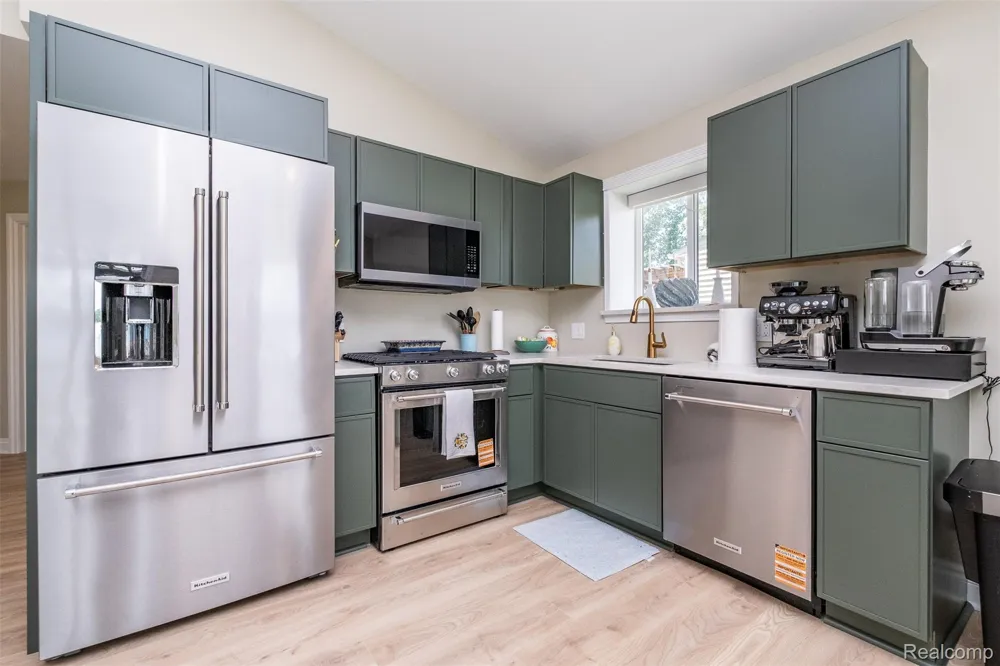 2100 Channel Drive Clay Township, MI 48028