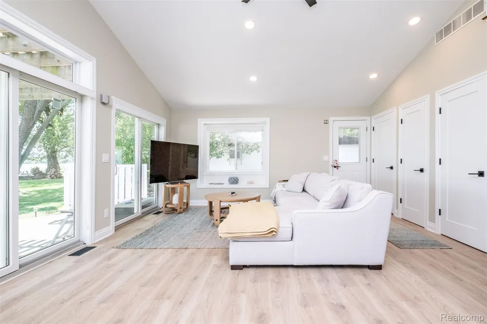 2100 Channel Drive Clay Township, MI 48028