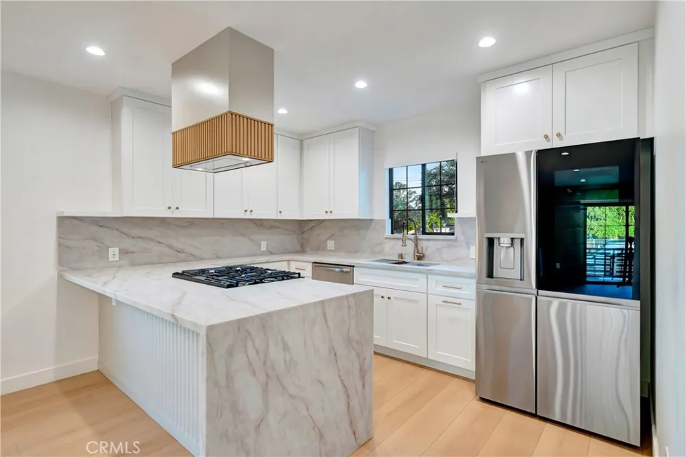 7401 Dempsey Ave Van Nuys, CA 91406