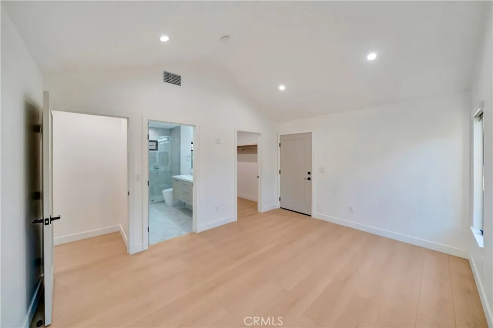 7401 Dempsey Ave Van Nuys, CA 91406