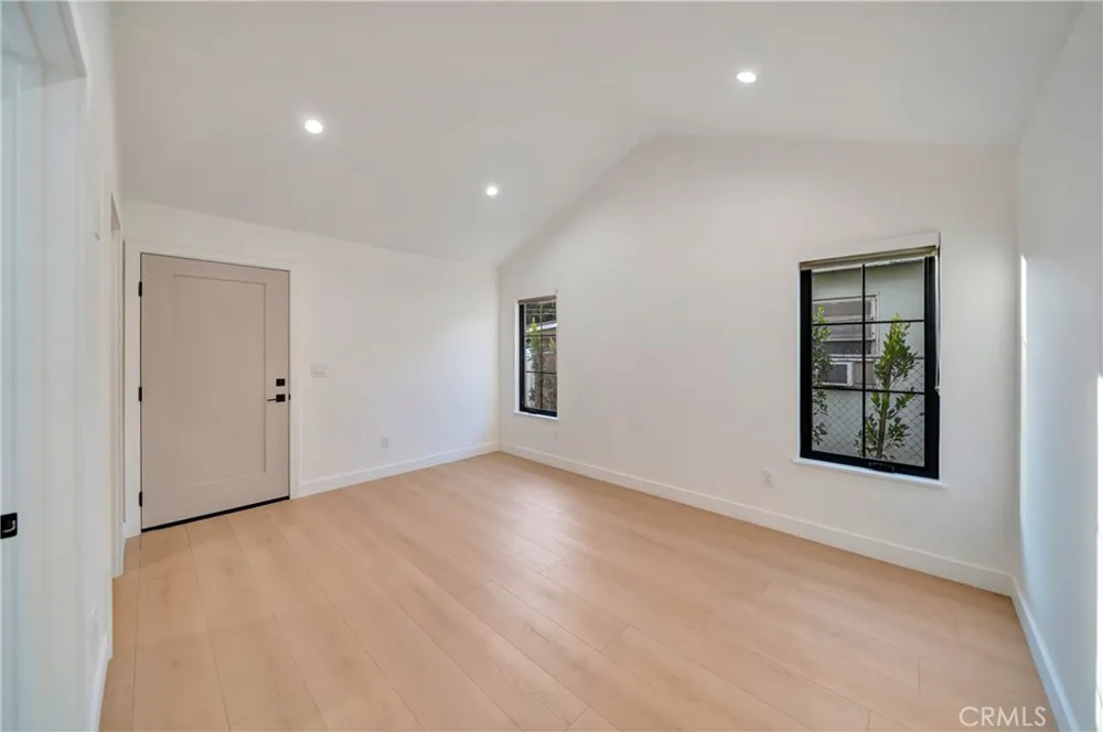 7401 Dempsey Ave Van Nuys, CA 91406