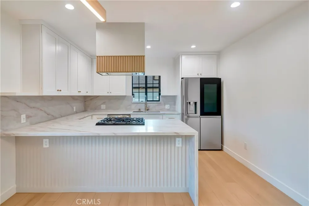 7401 Dempsey Ave Van Nuys, CA 91406