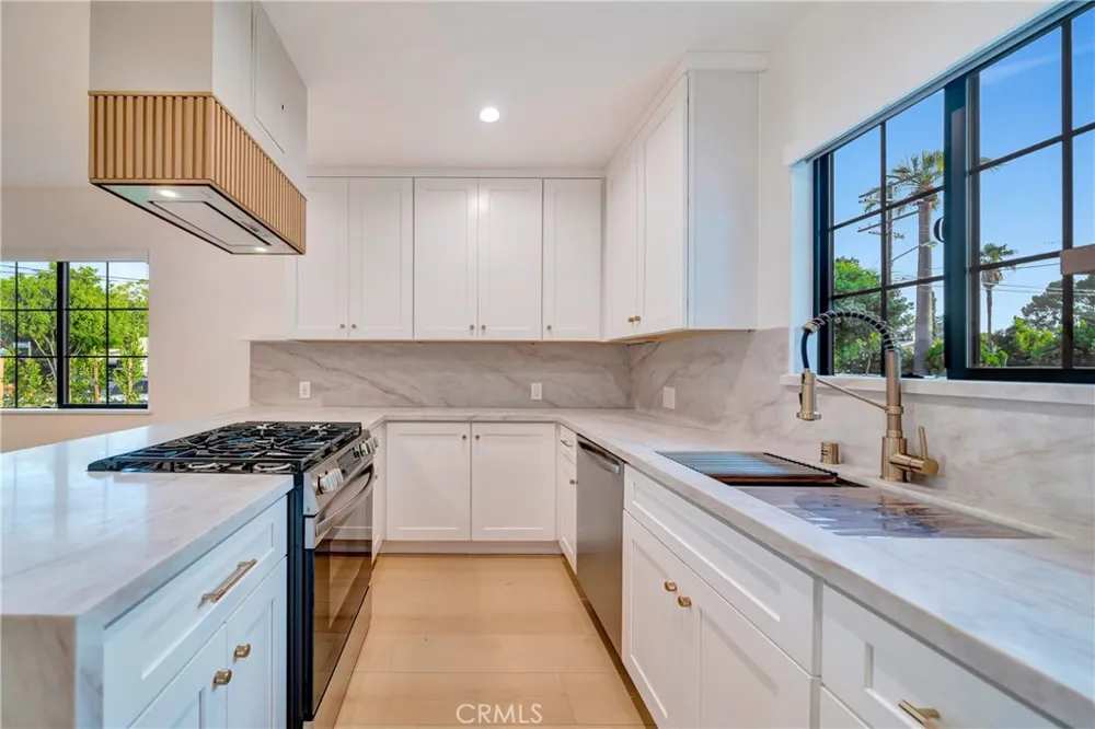 7401 Dempsey Ave Van Nuys, CA 91406