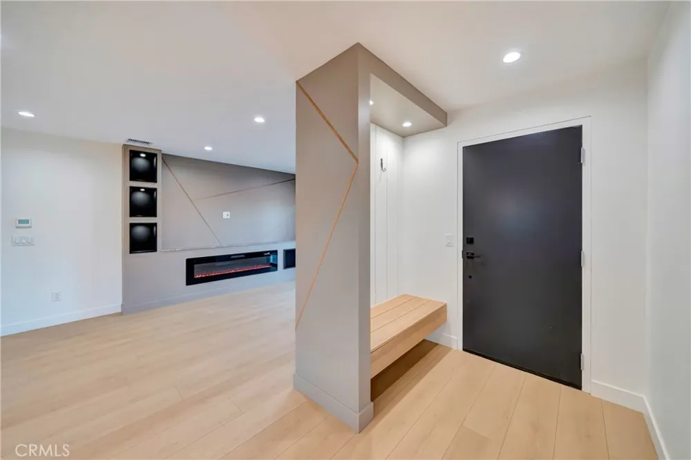 7401 Dempsey Ave Van Nuys, CA 91406