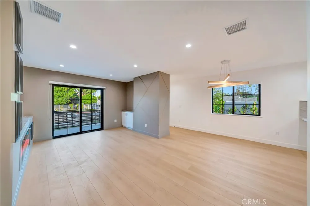 7401 Dempsey Ave Van Nuys, CA 91406