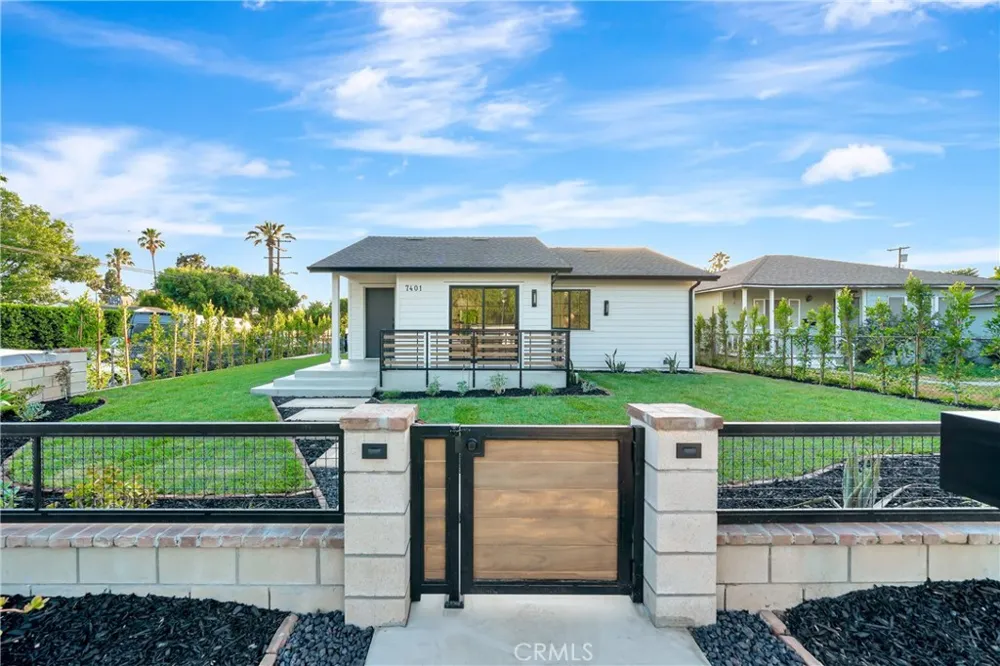 7401 Dempsey Ave Van Nuys, CA 91406