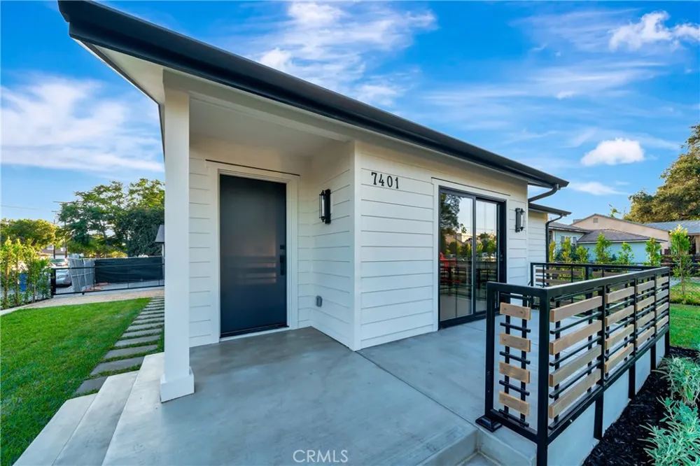 7401 Dempsey Ave Van Nuys, CA 91406