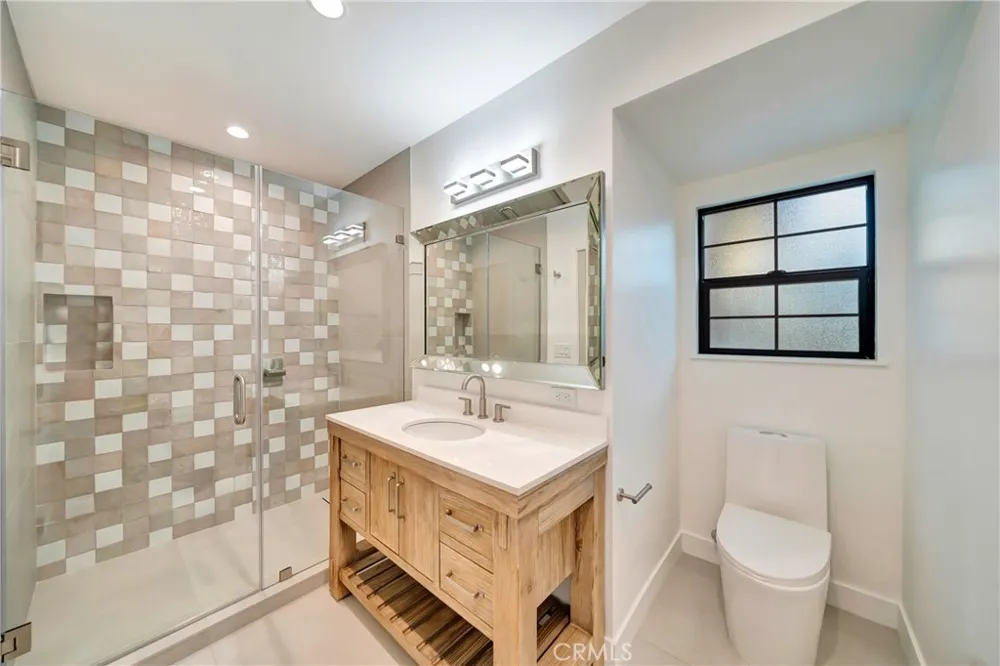 7401 Dempsey Ave Van Nuys, CA 91406
