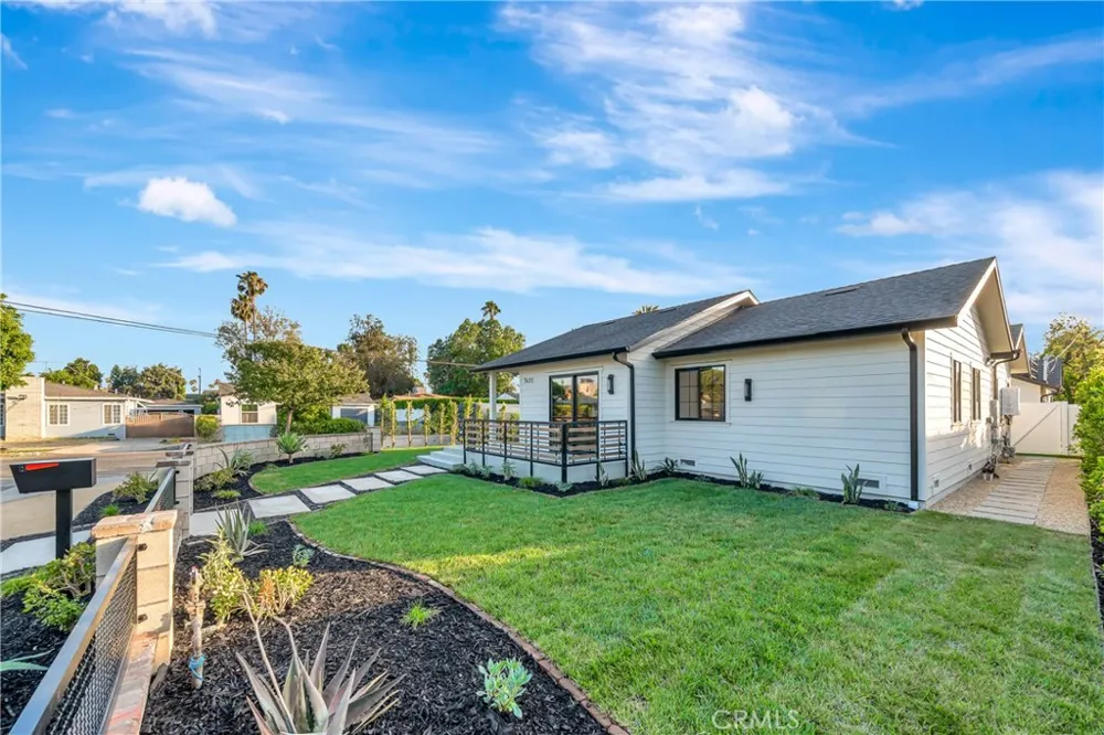 7401 Dempsey Ave Van Nuys, CA 91406