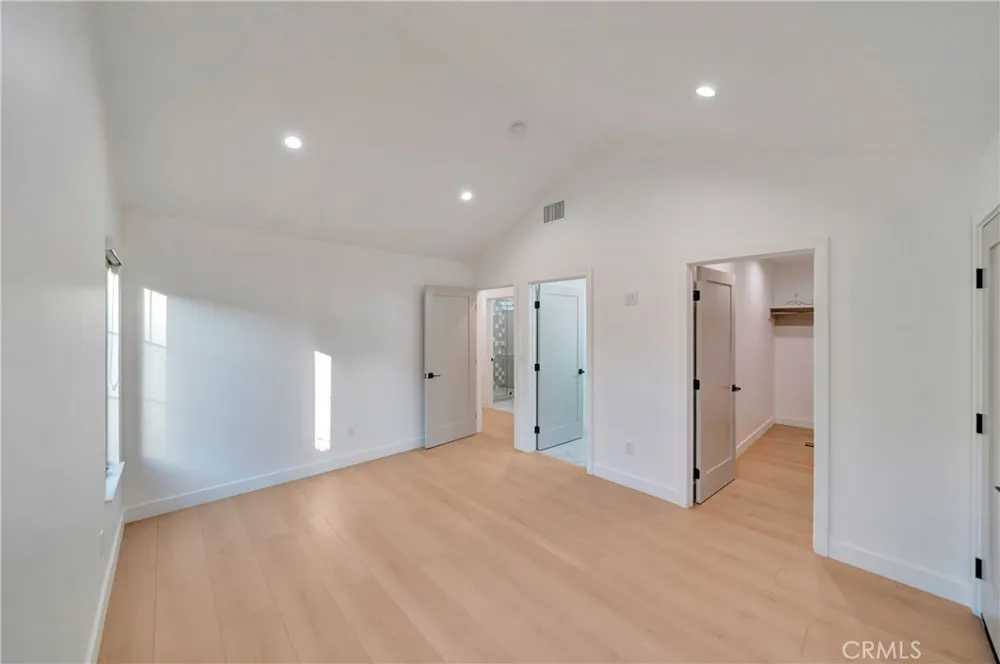 7401 Dempsey Ave Van Nuys, CA 91406