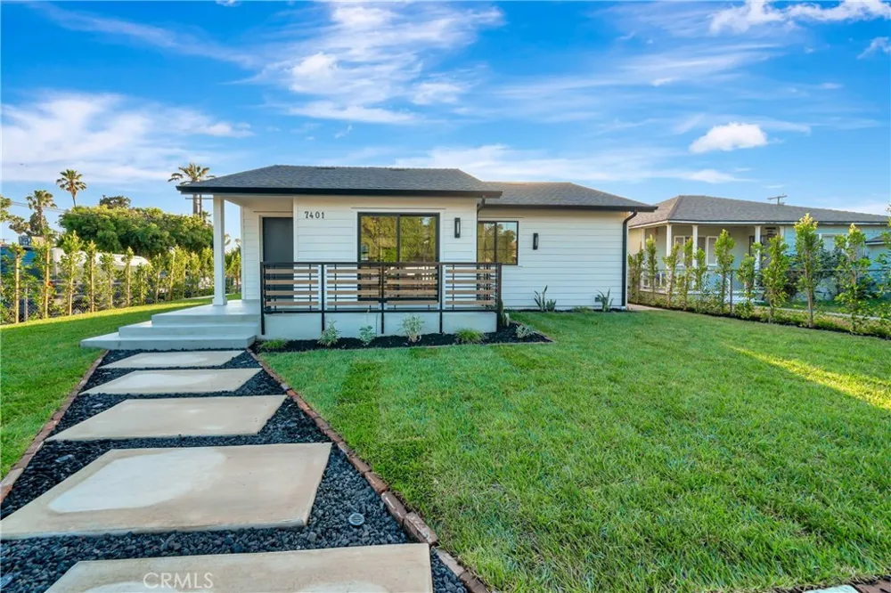 7401 Dempsey Ave Van Nuys, CA 91406