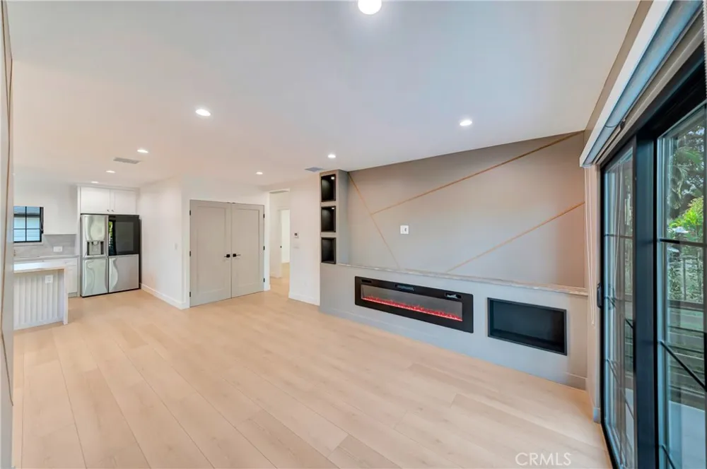 7401 Dempsey Ave Van Nuys, CA 91406