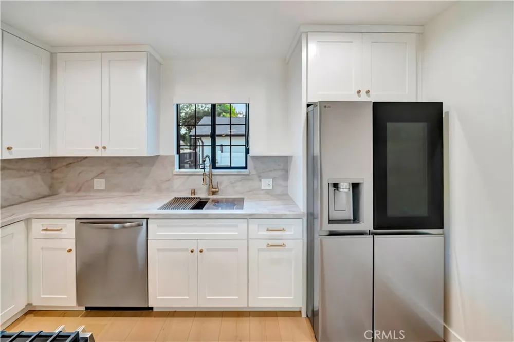 7401 Dempsey Ave Van Nuys, CA 91406