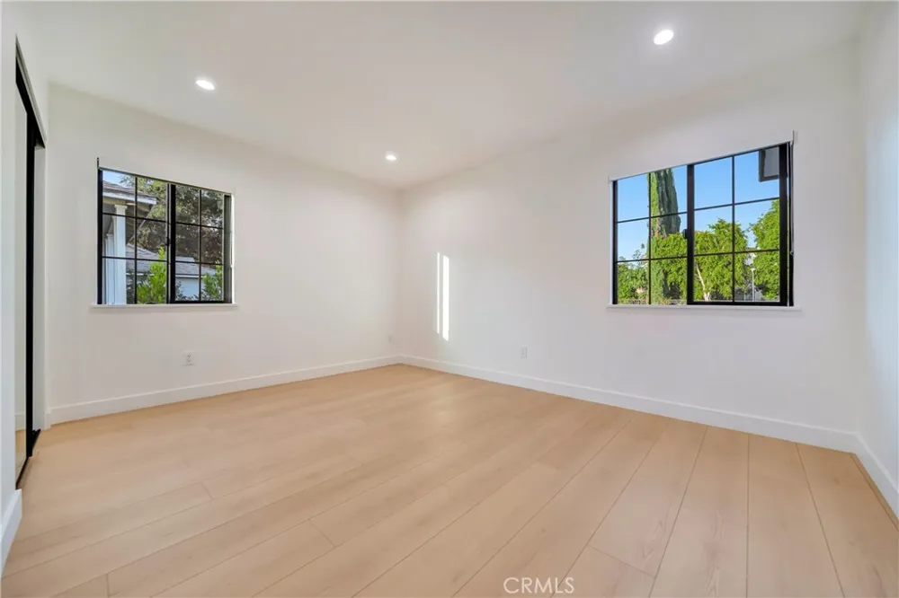 7401 Dempsey Ave Van Nuys, CA 91406