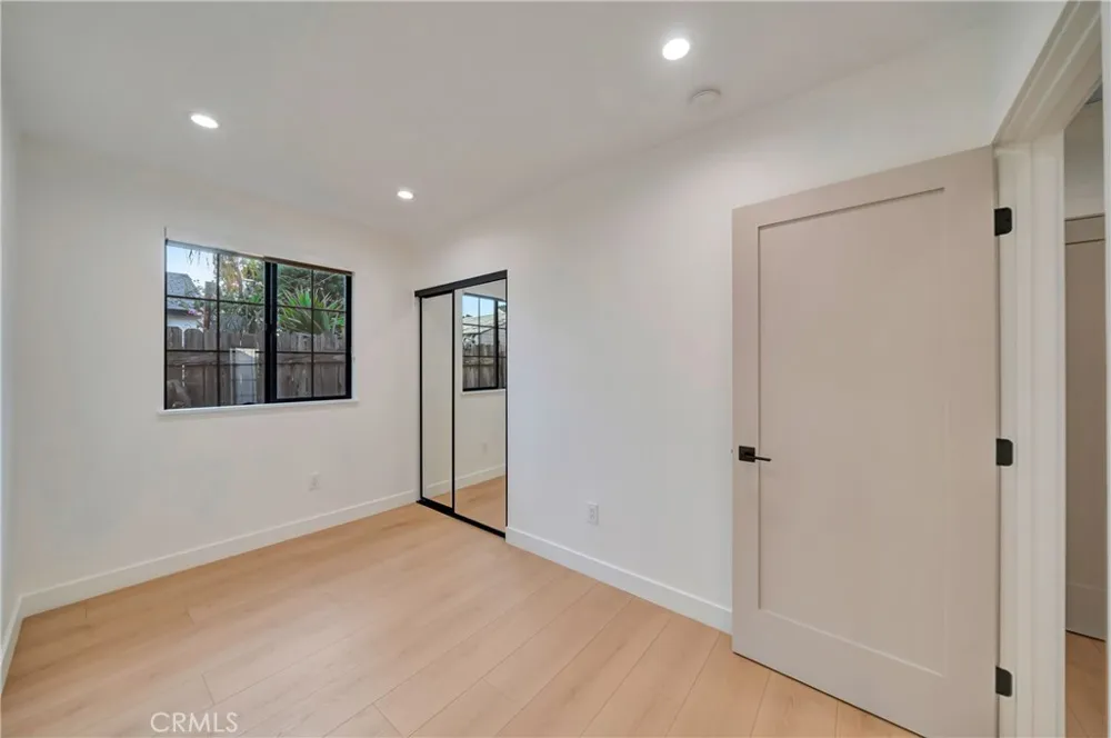 15741 Valerio St Van Nuys, CA 91406