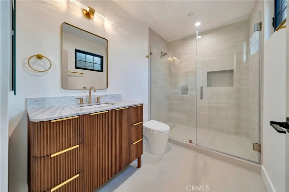 15741 Valerio St Van Nuys, CA 91406