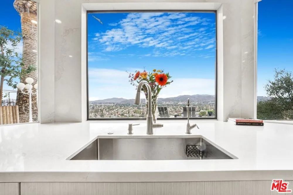 3485 Ridgeford Drive Westlake Village, CA 91361