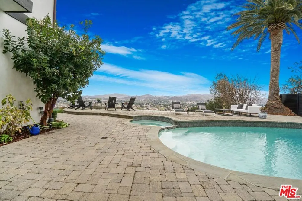 3485 Ridgeford Drive Westlake Village, CA 91361