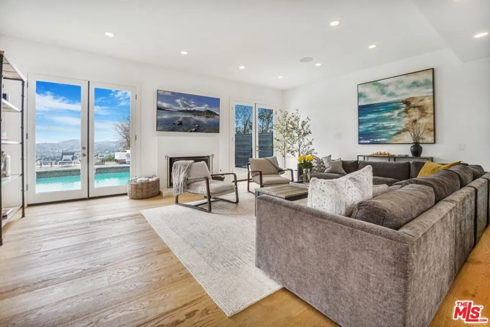3485 Ridgeford Drive Westlake Village, CA 91361