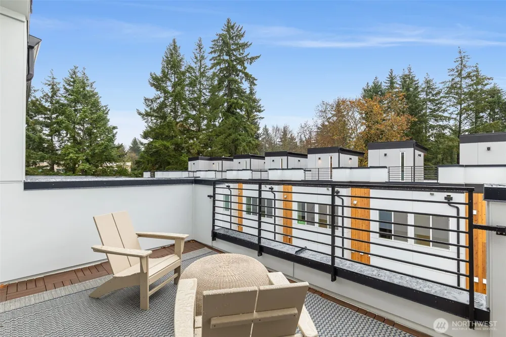1122 129th Court NE Bellevue, WA 98005