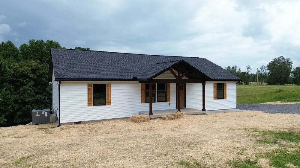 7208 Carthage Rd Pleasant Shade, TN 37145