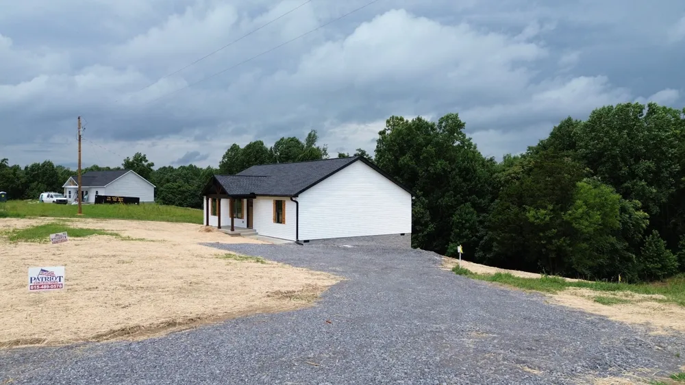 7208 Carthage Rd Pleasant Shade, TN 37145