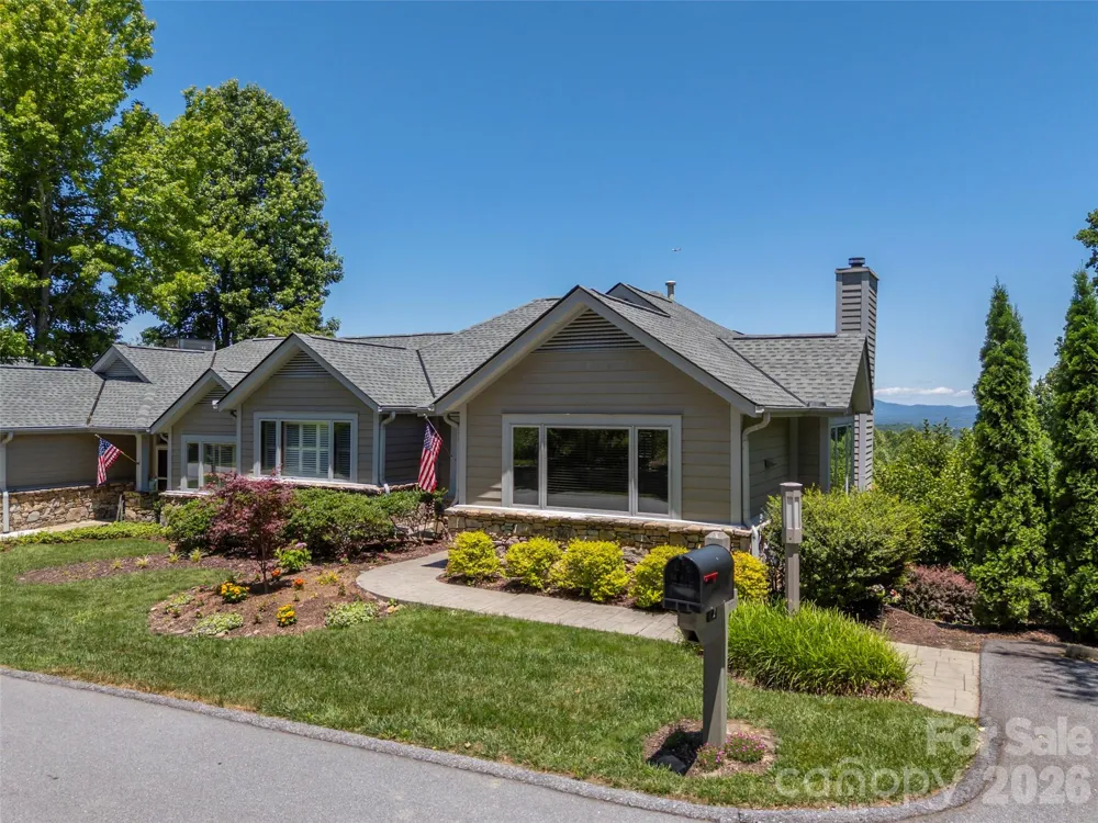 2 Meadow Ridge Lane Hendersonville, NC 28739
