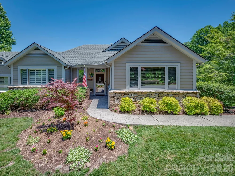 2 Meadow Ridge Lane Hendersonville, NC 28739
