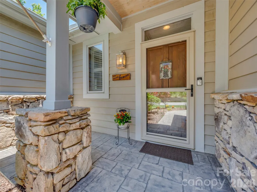 2 Meadow Ridge Lane Hendersonville, NC 28739
