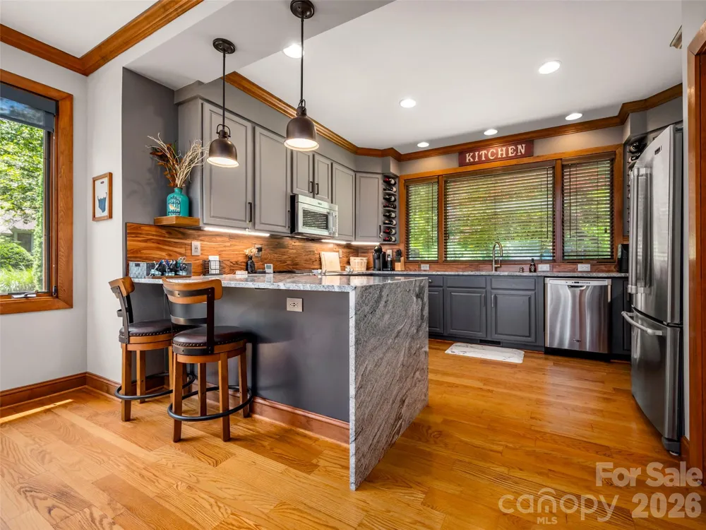 2 Meadow Ridge Lane Hendersonville, NC 28739