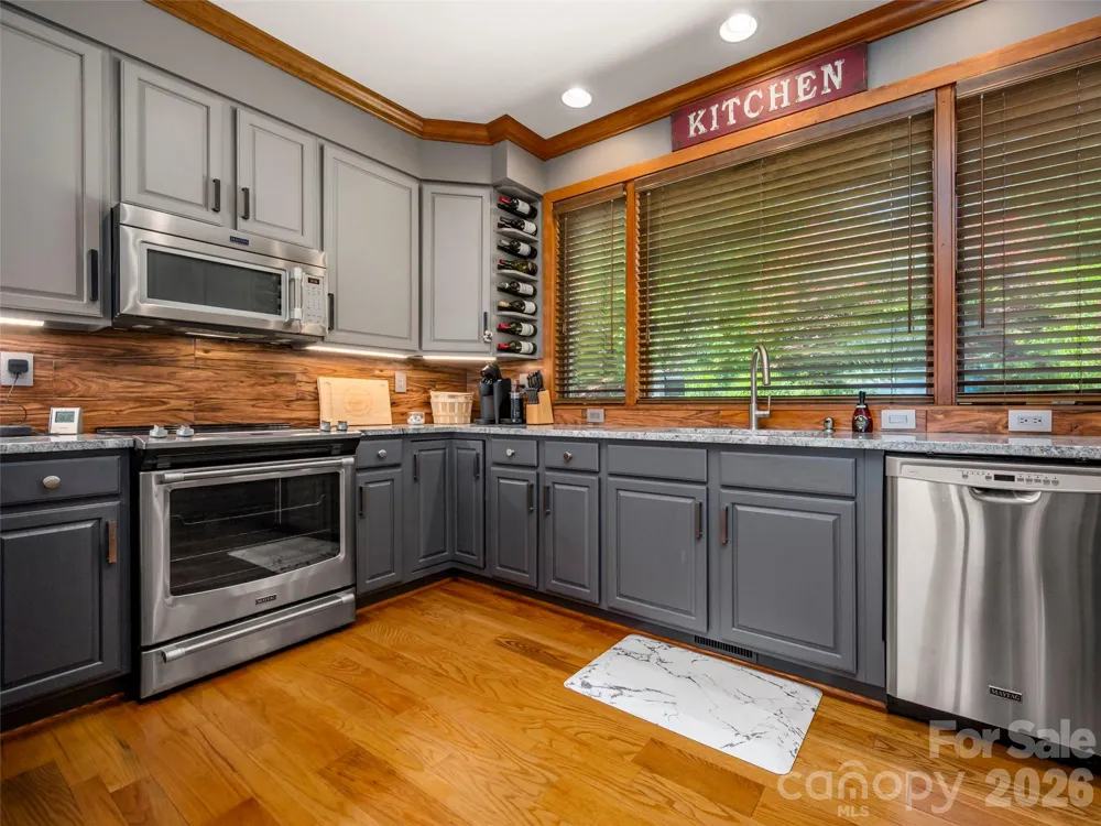 2 Meadow Ridge Lane Hendersonville, NC 28739