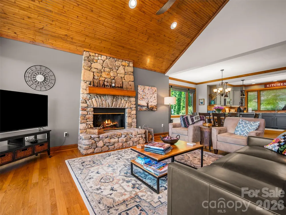 2 Meadow Ridge Lane Hendersonville, NC 28739