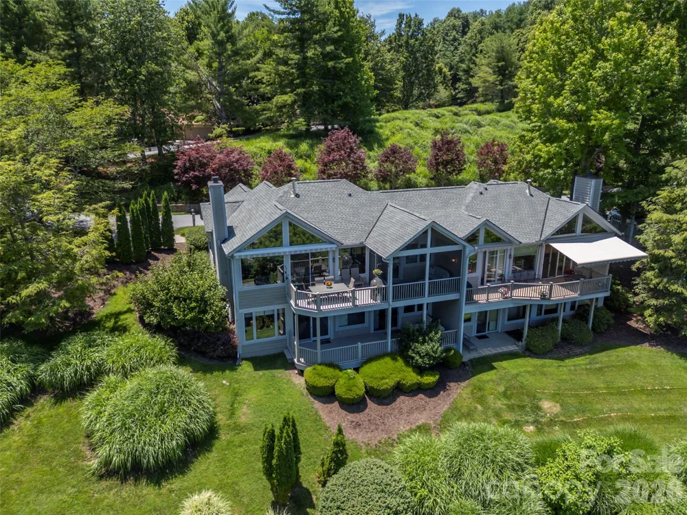 2 Meadow Ridge Lane Hendersonville, NC 28739