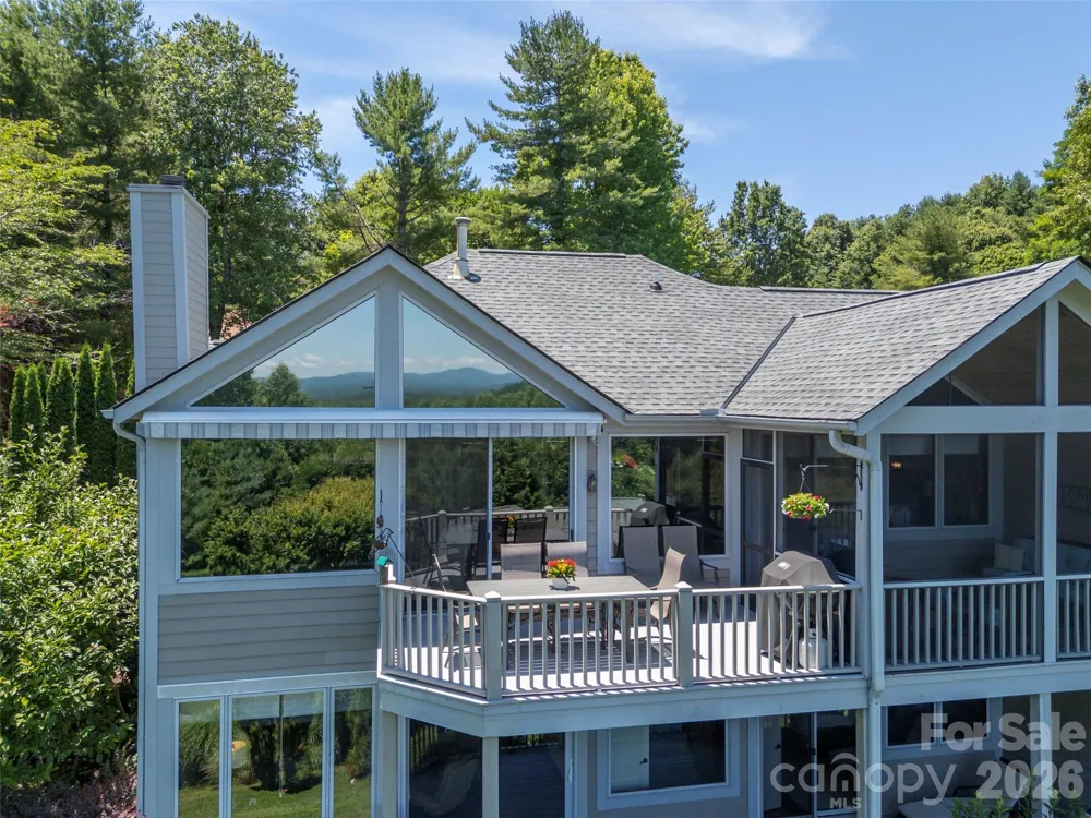 2 Meadow Ridge Lane Hendersonville, NC 28739
